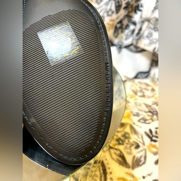 New Michael Kors Harland Chelsea Bootie Black 6.5M Leather MK Ankle Logo SideZip - Picture 13 of 16